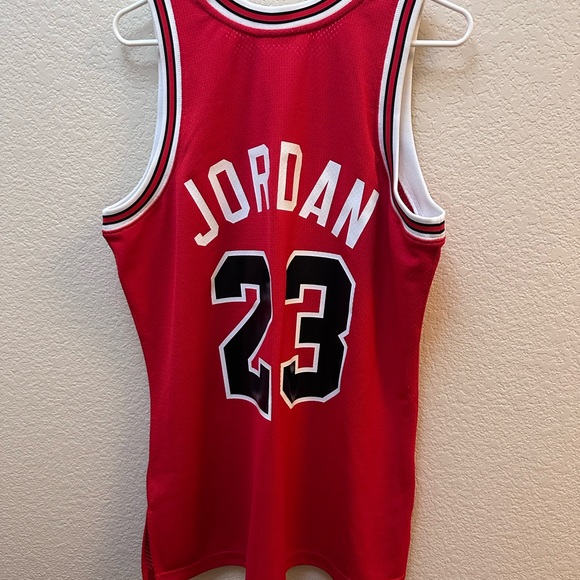 Michael Jordan Jersey - Picture 2 of 5